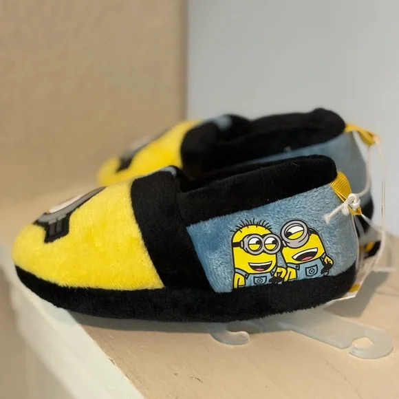Minions Slippers Shoes Boys Toddler Size 5-6 Despicable Me Plush Small - Picture 2 of 4